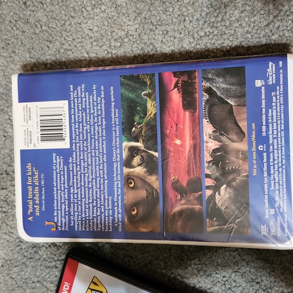 Walt Disney Dinosaur vhs hard case vintage - Picture 2 of 3